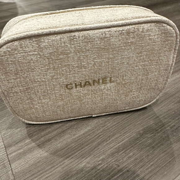 Holiday collection Chanel Makeup Bag - Picture 3 of 4